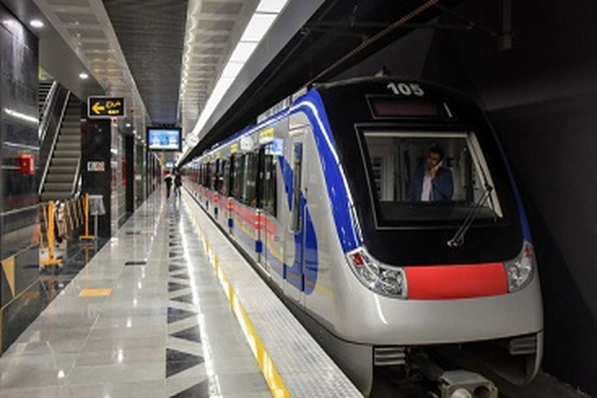 ویدئو| لحظه نجات جان یک مسافر در متروی تهران