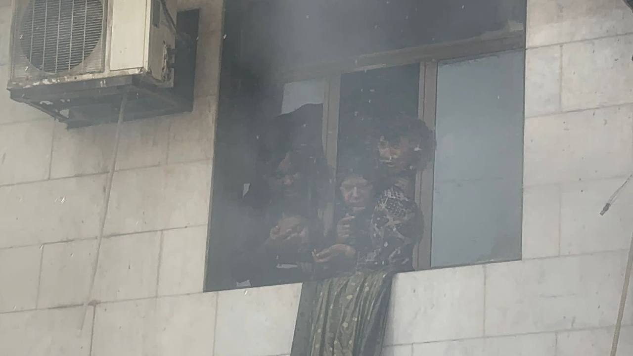 آتش‌سوزی هتلی در نجف| تعدادی زائر ایرانی مصدوم شدند (۳ مرداد ۱۴۰۲) + فیلم و عکس