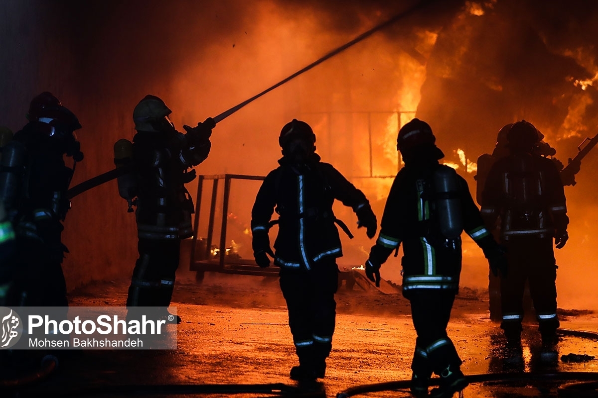 مهار آتش‌سوزی در انبار ضایعات سازمان پسماند مشهد