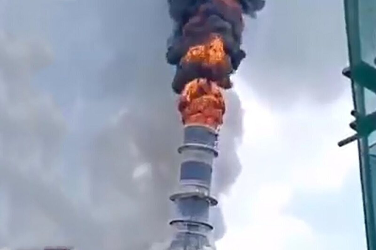 ویدئو| ریزش برج پالایشگاه گوگرد در نیروگاه حرارتی هوافو چین