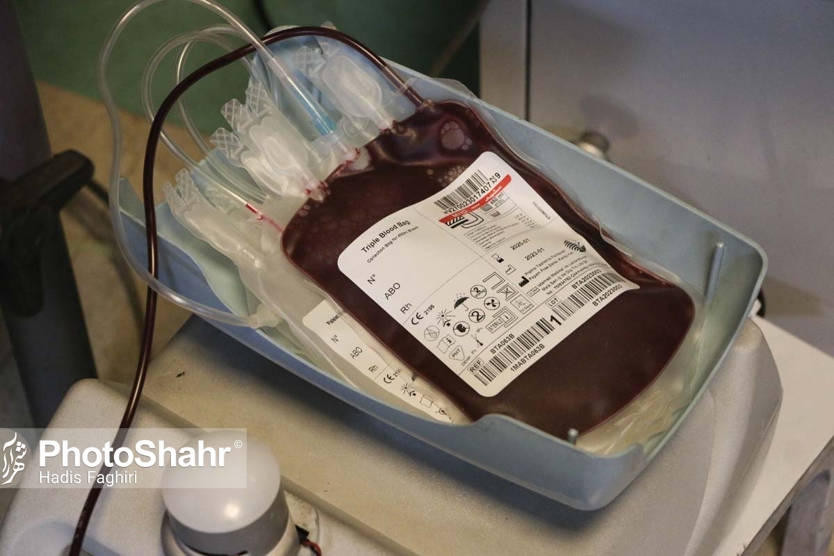 اهدای خون بیش از ۲۰۰۰ نفر از مجاوران و زائران حضرت رضا (ع) در تاسوعا و عاشورای حسینی