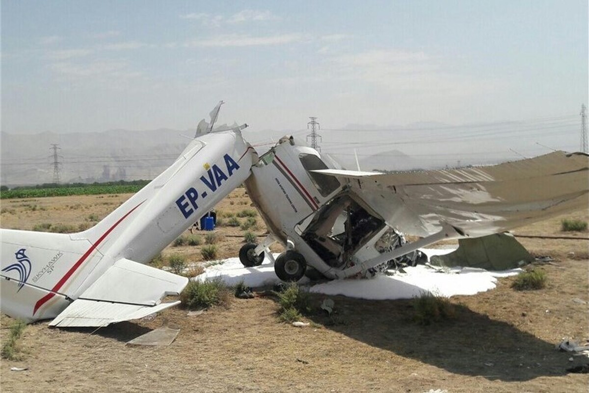 ۲ کشته در پی سقوط هواپیمای آموزشی در فرودگاه پیام کرج + تصاویر