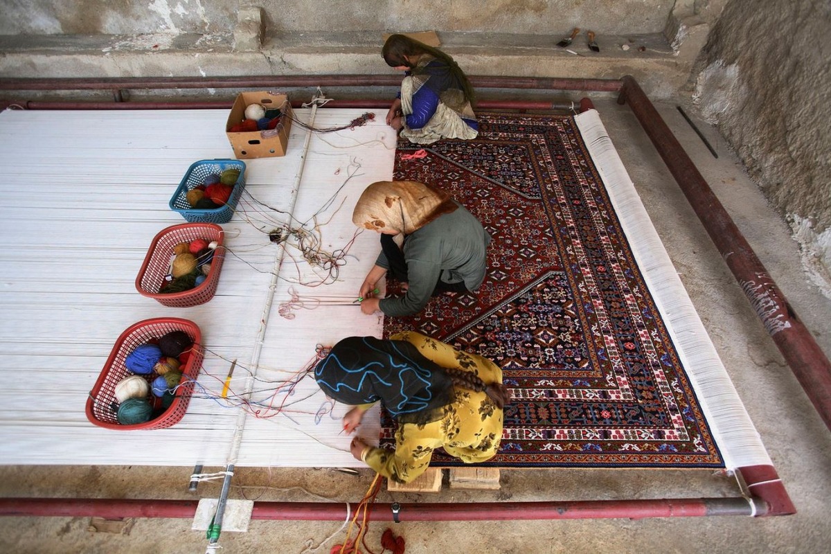 آیا فرش دستباف به روز‌های اوج خود برمی گردد؟ | پایان تلخ داستان فرش دستباف ایرانی