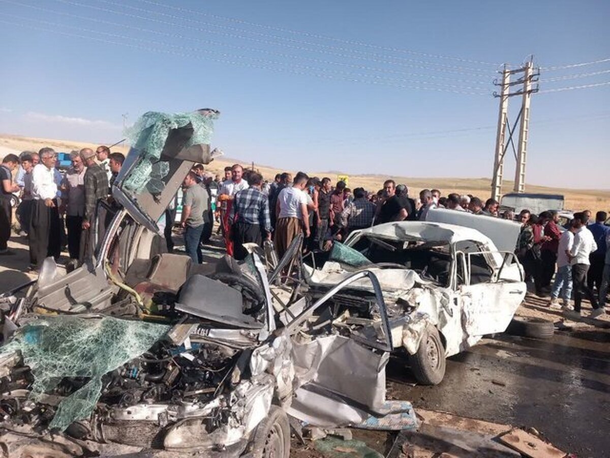 برخورد ۳ خودرو در آذربایجان غربی ۵ کشته برجای گذاشت (۱۵ شهریور ۱۴۰۲)