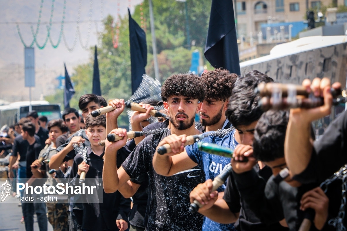 ویدئو| حرکت دسته‌های عزاداری از میدان شهدا و خیابان شیرازی به سمت حرم مطهر امام رضا (ع)