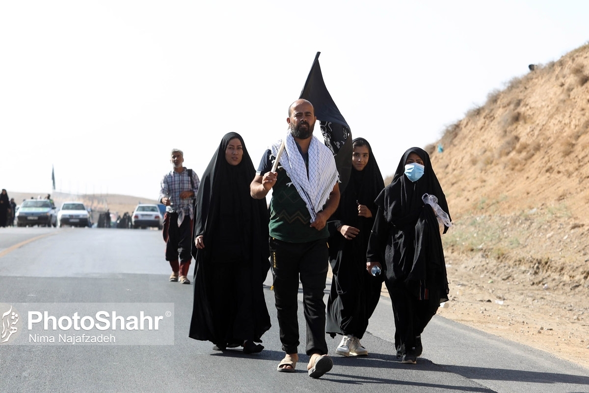 ویدئو| روایتی از ورود زائران پیاده به مشهد الرضا(ع)| آمدم‌ای شاه پناهم بده