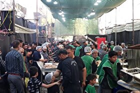 ویدئو| رسم مهمان نوازی مشهدی‌ها از زائران 