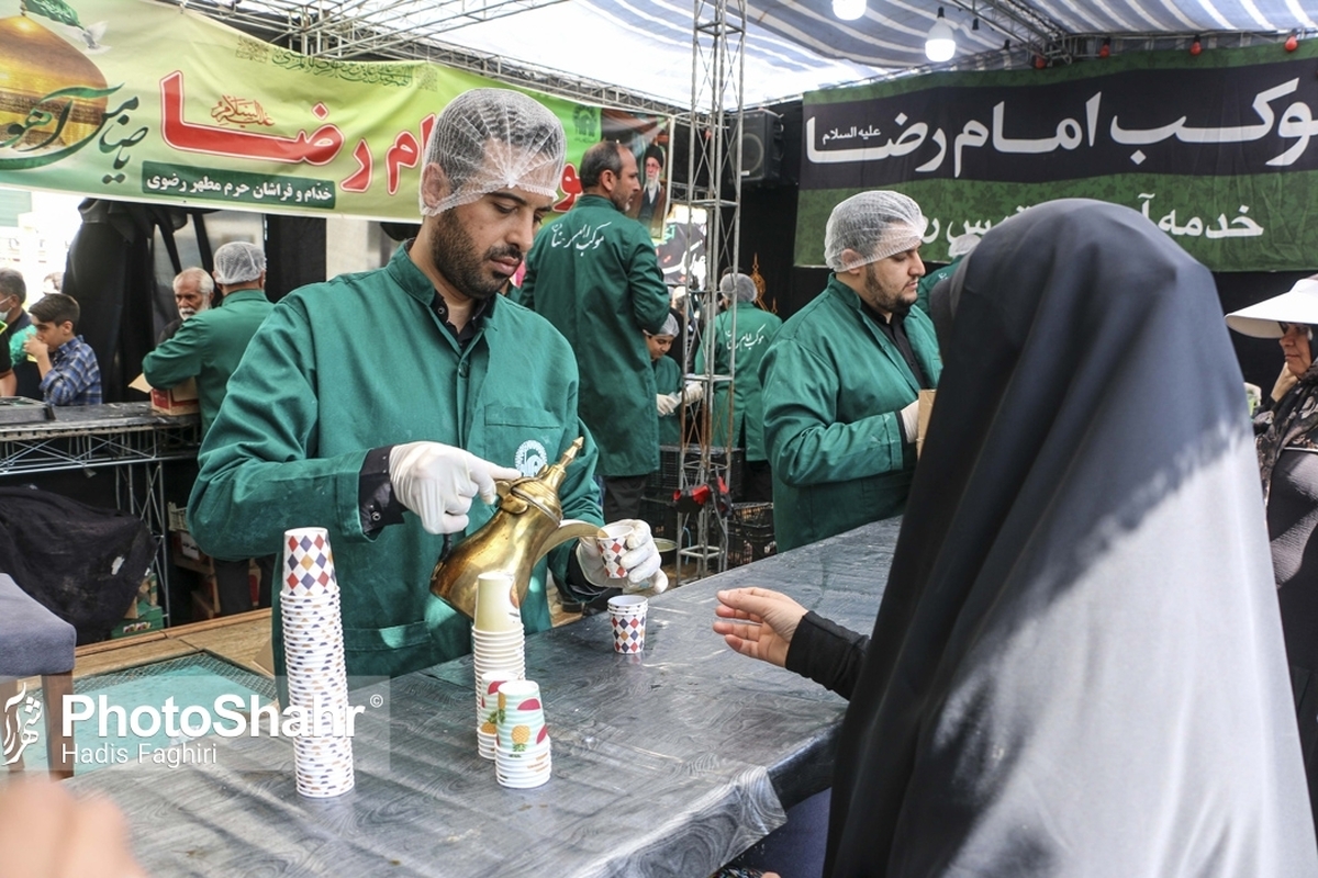 بازرسی بهداشتی گسترده از مواکب و توزیع نذورات توسط دانشگاه علوم پزشکی مشهد