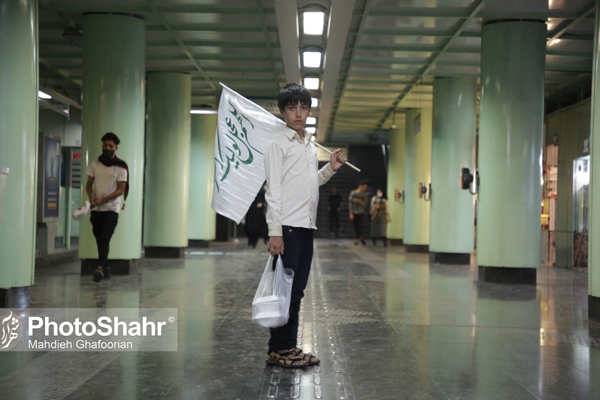 برپایی موکب با محوریت شهدا در ایستگاه متروی شریعتی مشهد