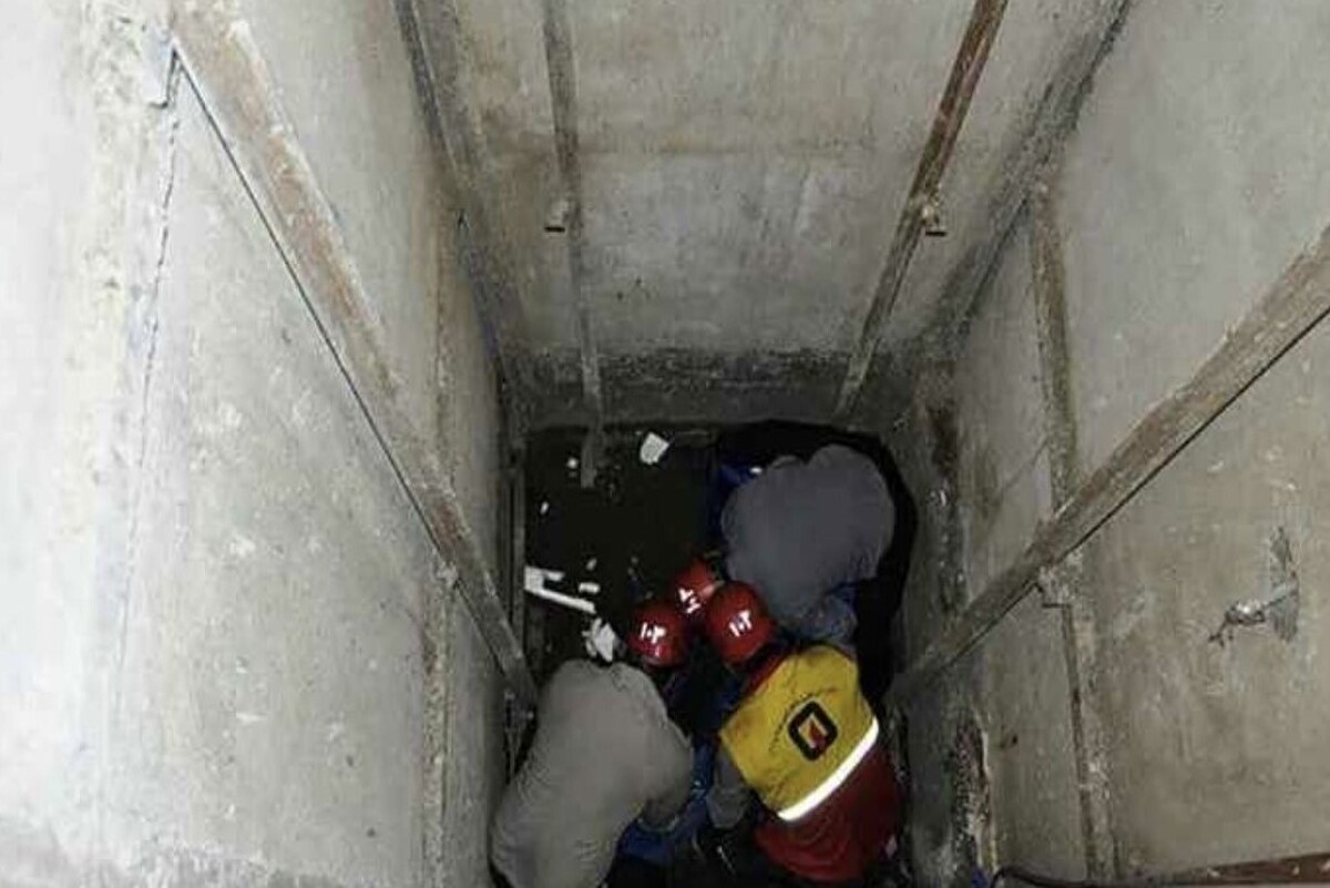 سقوط مرگبار یک تعمیرکار در چاله آسانسور ساختمانی در مشهد