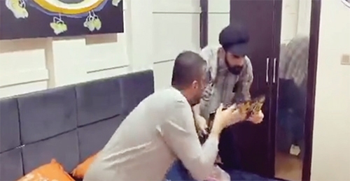 حراجِ حرمتِ والدین با هوس «لایک»