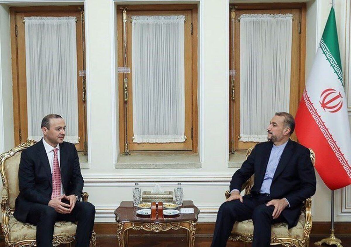 دیدار و گفتگوی دبیر شورای امنیت ملی ارمنستان با امیرعبداللهیان