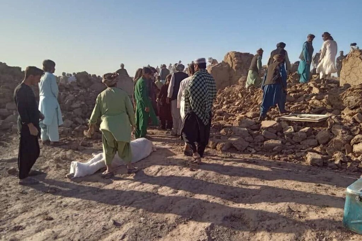 سخنگوی طالبان: ۲هزارو ۵۲ تن در زمین لرزه روز گذشته هرات جان باخته‌اند