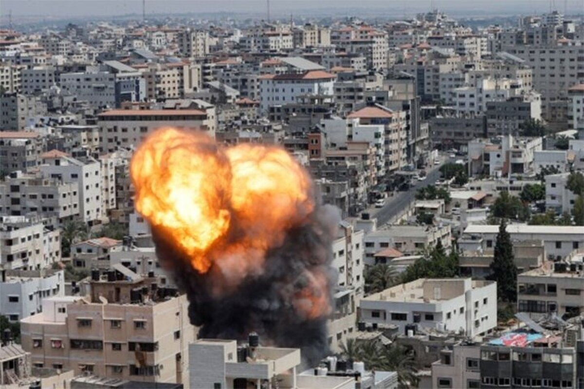 ویدئو| لحظه برخورد بمب هدایت ماهواره ای JDAM به ساختمانی در نوار غزه