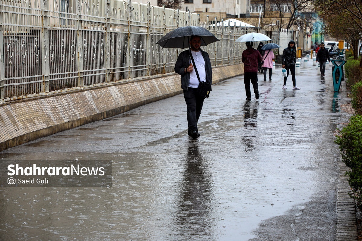 رگبار پراکنده باران در مشهد | بارش رگباری باران و وزش باد شدید در خراسان رضوی (٢۵مهر ١۴٠٢)