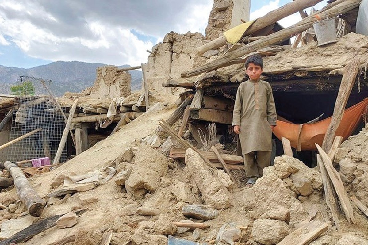 چشم امید آوارگان هرات به هنرمندان ایرانی | نقش هنرمندان افغانستانی ساکن مشهد در همراه کردن مردم با پویش‌های همدلی با زلزله زدگان