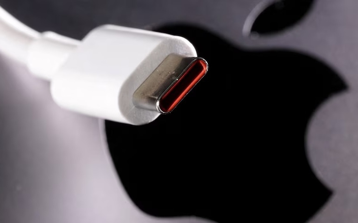 آیا می‌توان با کابل USB-C گوشی‌های اندرویدی، آیفون ۱۵ را شارژ کرد؟