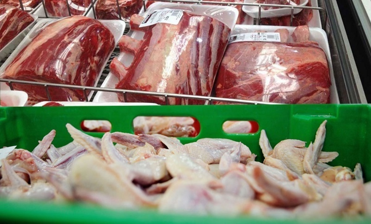واردات گوشت قرمز افزایش و واردات گوشت مرغ کاهش یافت