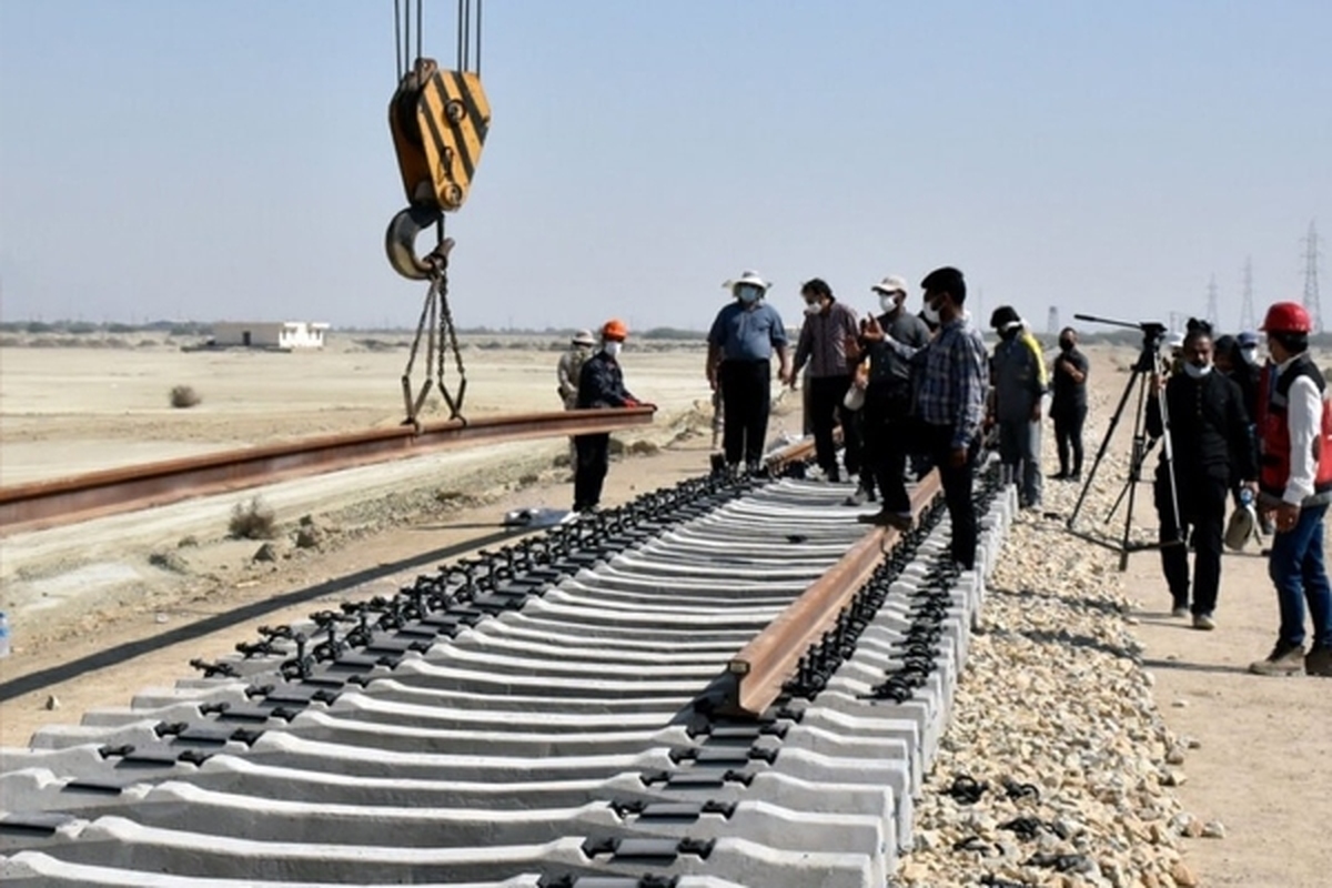 مقام عراقی: خط آهن شلمچه - بصره طی ۱۸ ماه عملیاتی خواهد شد