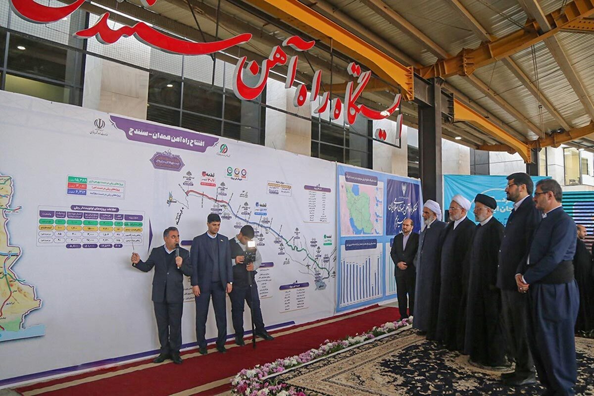 افتتاح راه آهن همدان-سنندج توسط رئیس جمهور