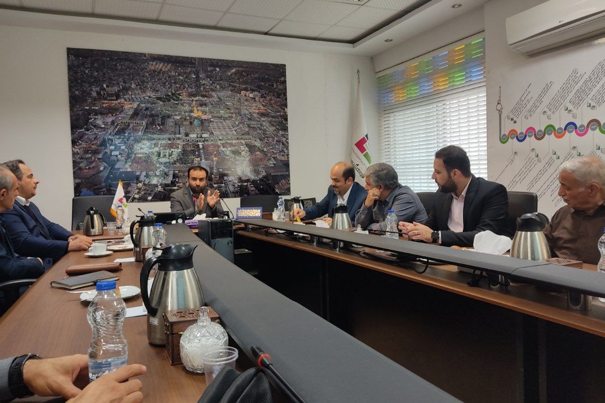 نشست «دوگان‌های کلیدی در مدیریت شهری کلان شهرها» در  مشهد برگزار شد