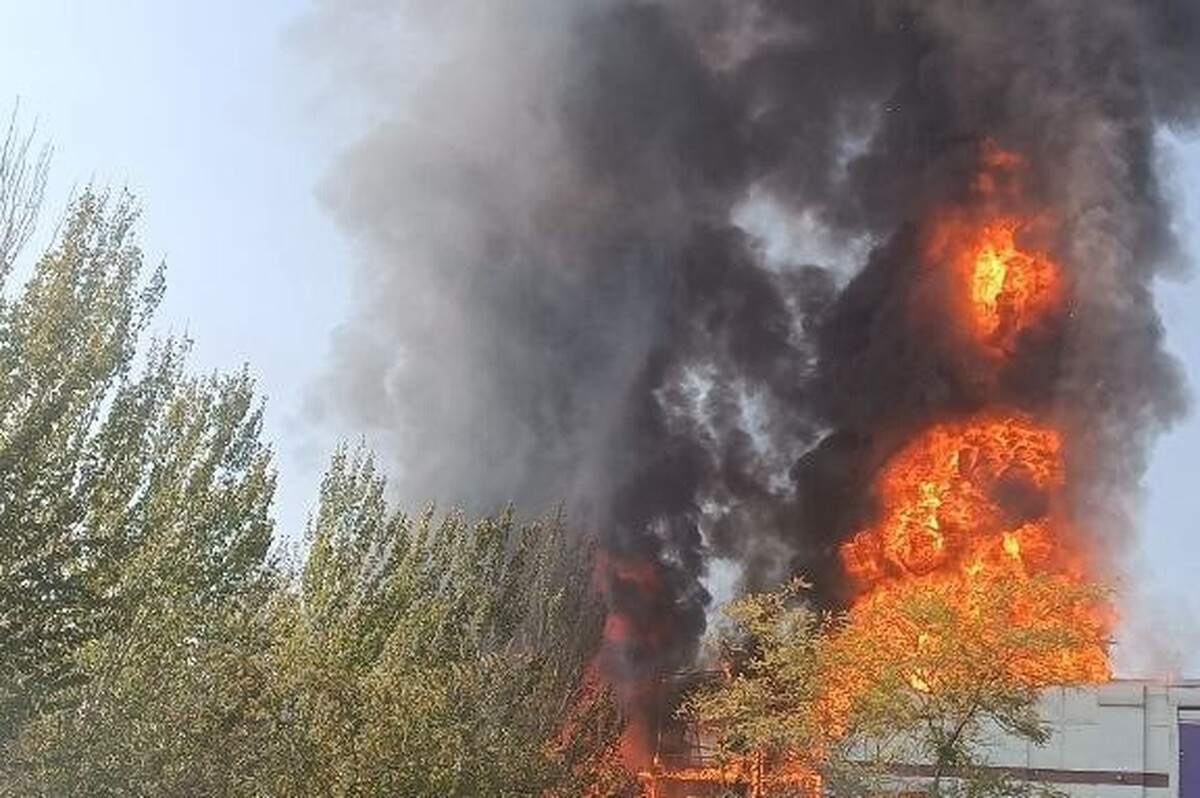 آتش سوزی پل هوایی بلوار ملک آباد مشهد (۱۵ آبان ۱۴۰۲) + فیلم