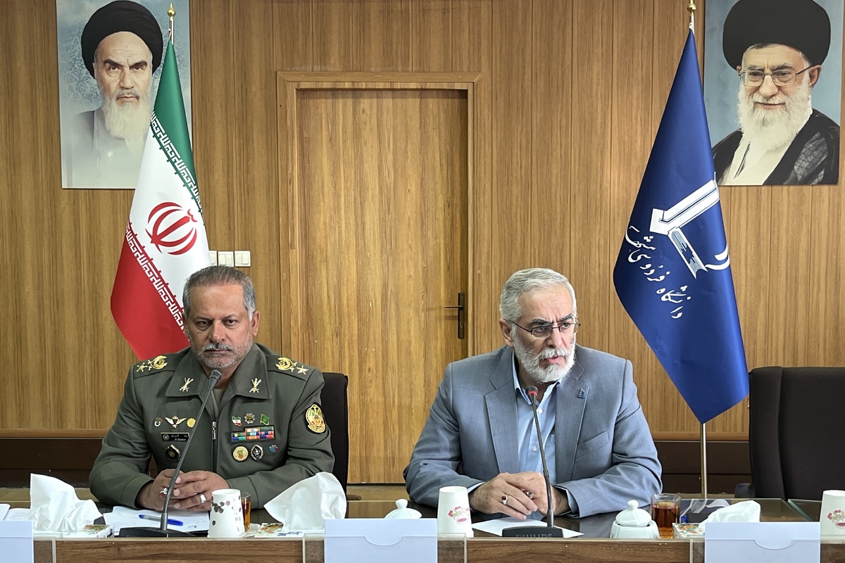 رئیس دانشگاه فردوسی مشهد: روابط شرکت‌های دانش بنیان دانشگاه با ارتش توسعه خواهد یافت