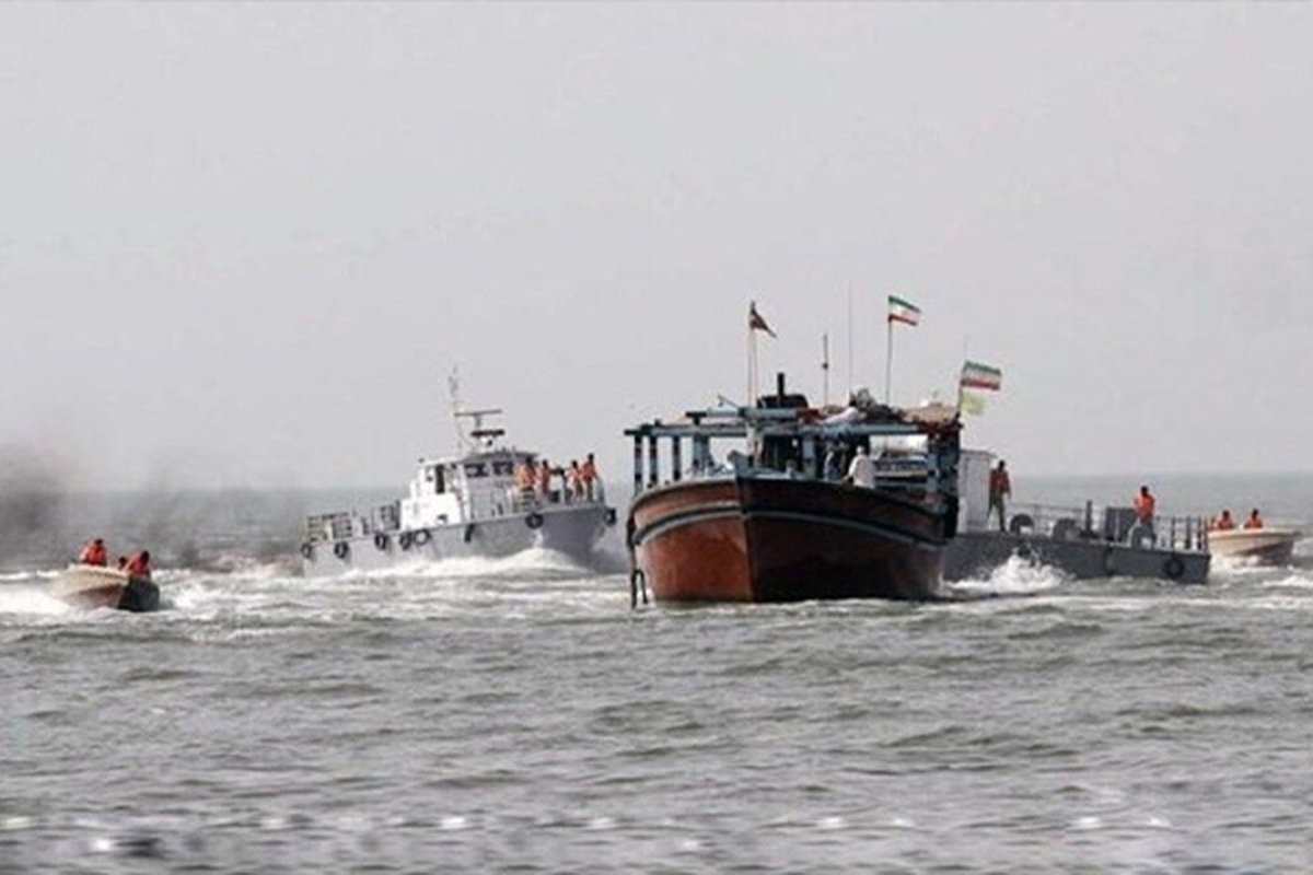 توقیف شناور حامل سوخت قاچاق در خلیج‌ فارس توسط سپاه
