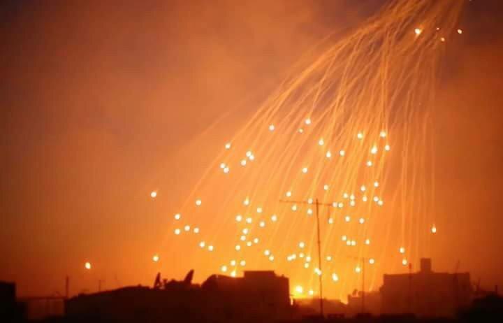 حملات رژیم صهیونیستی با بمب‌های فسفری به غزه ادامه دارد + فیلم