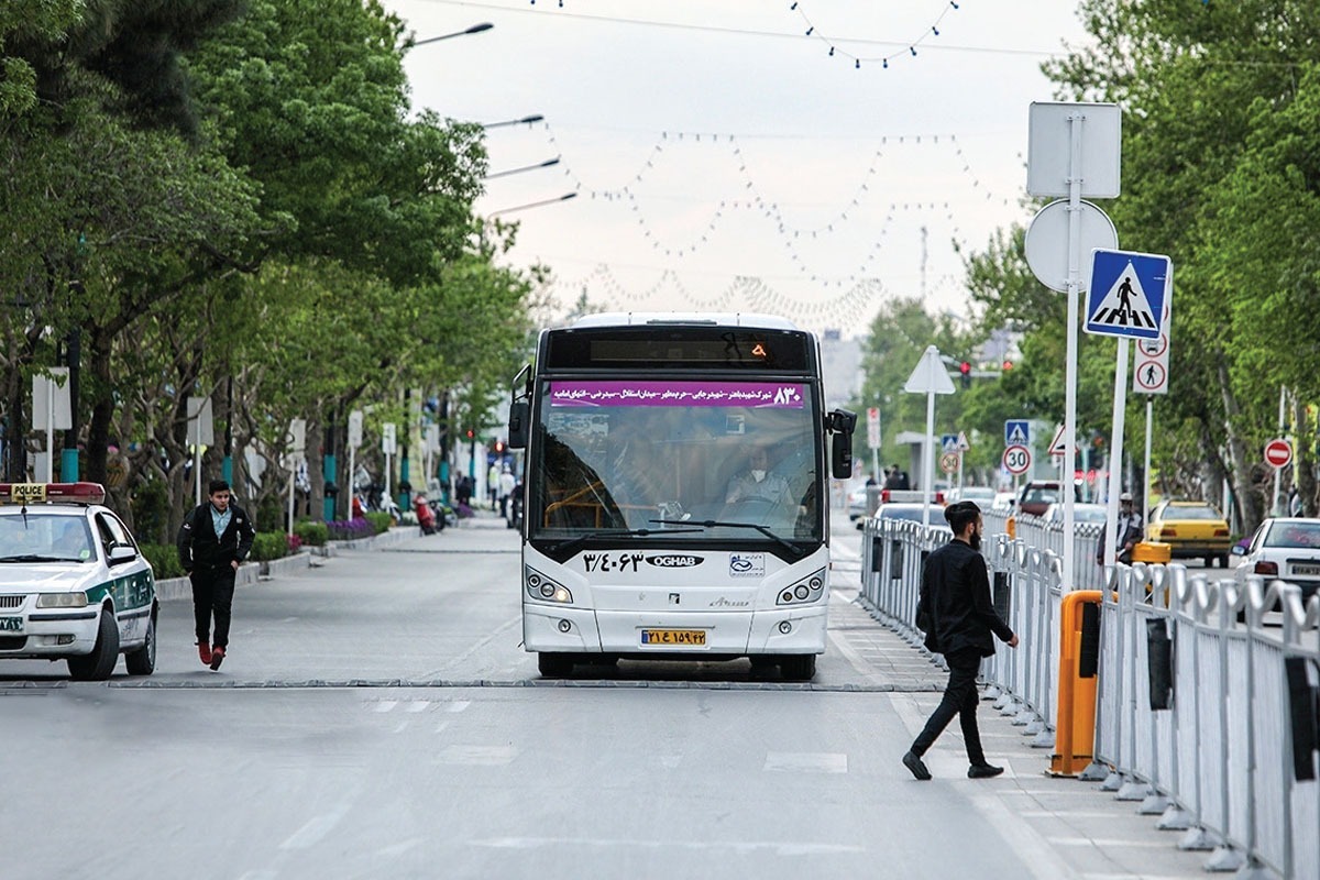 مدیریت شهری مشهد دنبال راه‌اندازی خط ویژه از میدان فردوسی تا آرامگاه فردوسی است