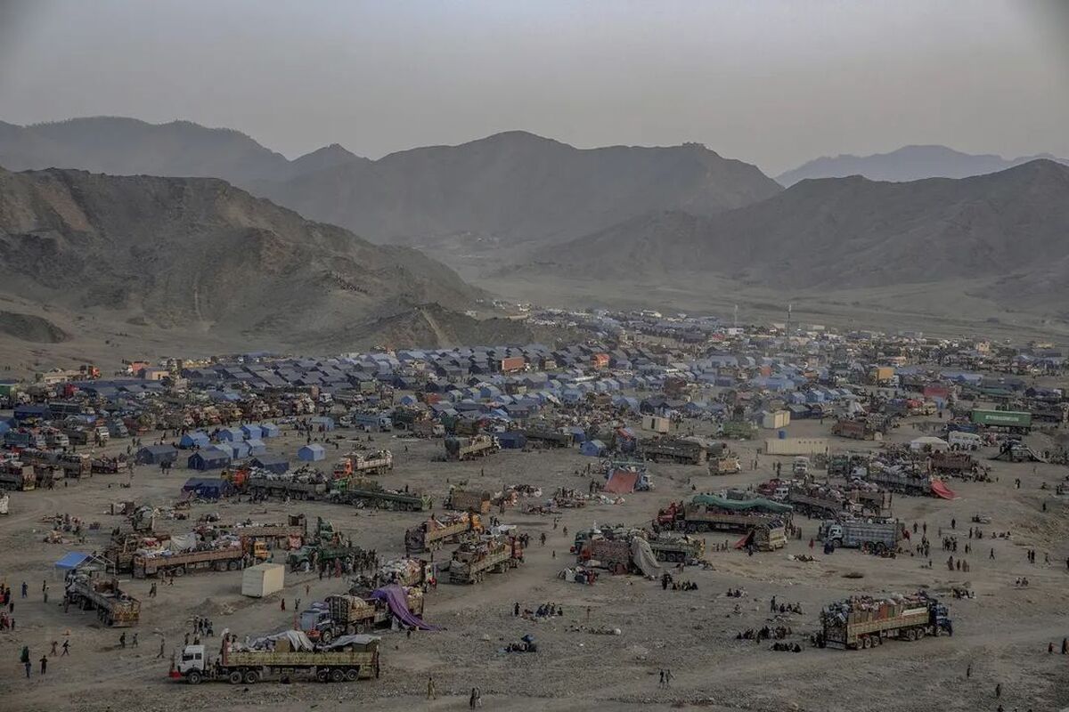 در ۲۴ ساعت گذشته بیش از ۵ هزار مهاجر افغانستانی از پاکستان به کشورشان بازگشته‌اند