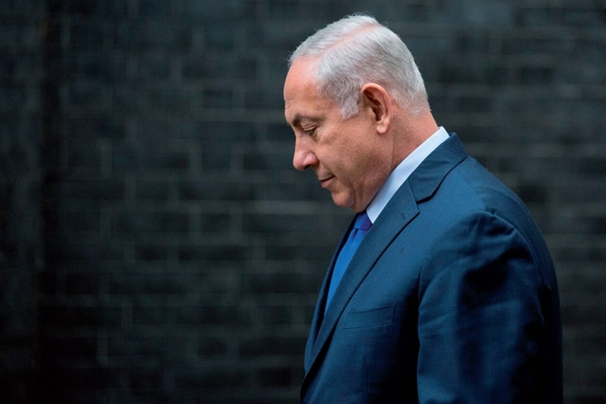 نخست وزیر پیشین علیه نخست وزیر فعلی اسرائیل | نتانیاهو باید برکنار شود