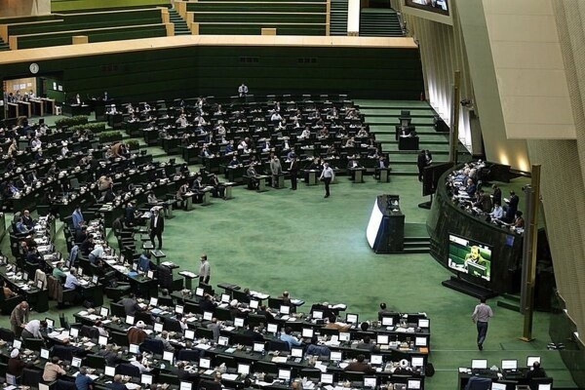 جلسه غیرعلنی مجلس برای بررسی استعفای نادران