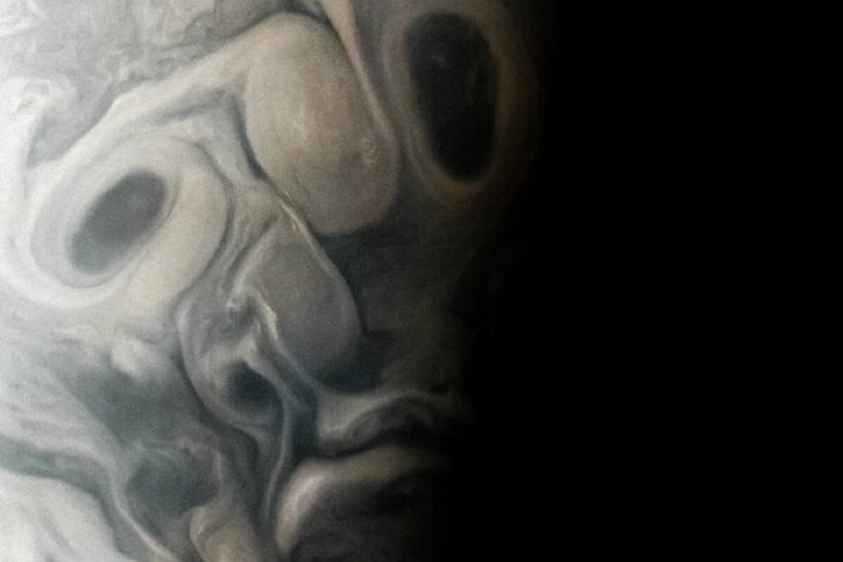 تصویر عجیب فضاپیمای ناسا از یک چهره وهم‌انگیز در سیاره مشتری