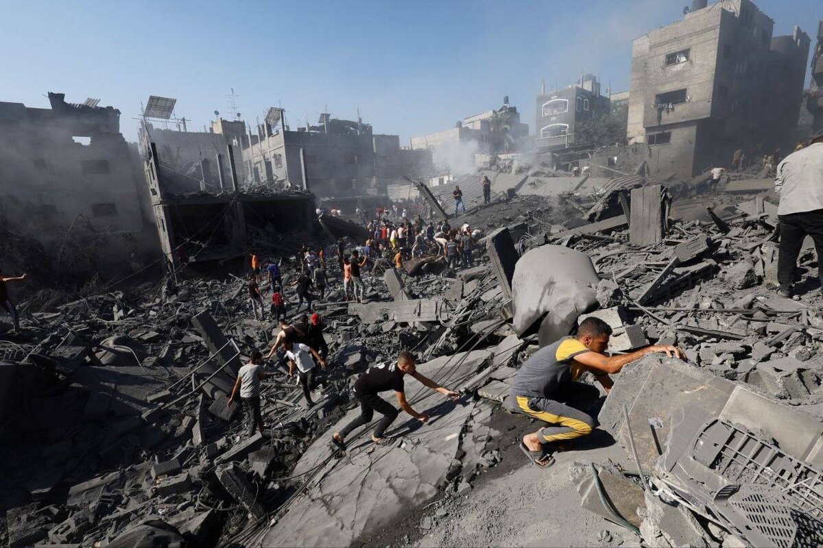 ویدئو | اشک شوق امدادگر پس از نجات کودکی در غزه از زیر آوار