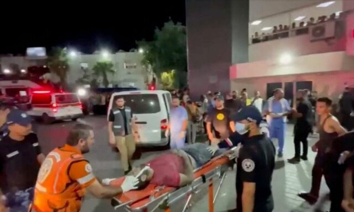 رژیم صهیونیستی اطراف بیمارستان قدس غزه را بمباران کرد