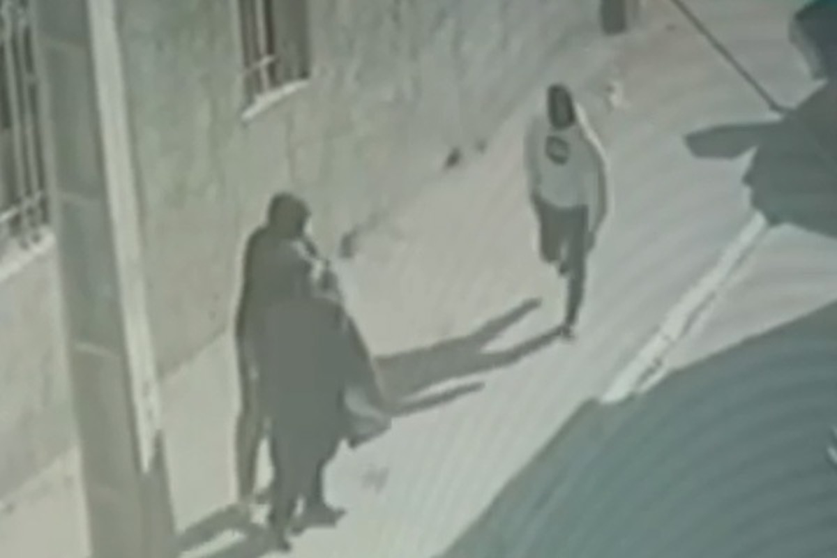 ویدئو | زورگیری ترسناک از یک زن در شهریار مقابل دوربین‌ها