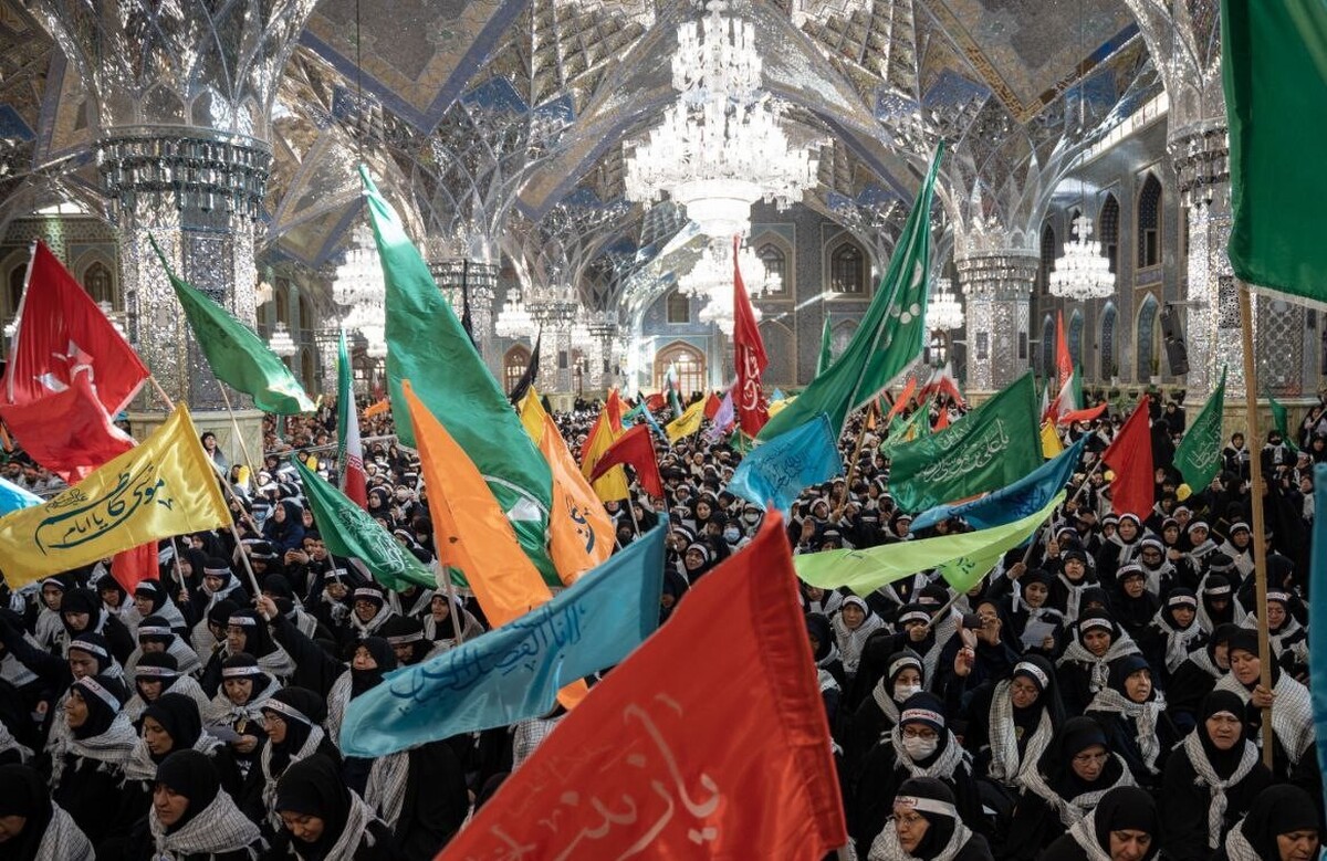 اجتماع اقتدار ۵ هزار نفری بسیجیان در رواق امام خمینی(ره) حرم مطهر رضوی + فیلم