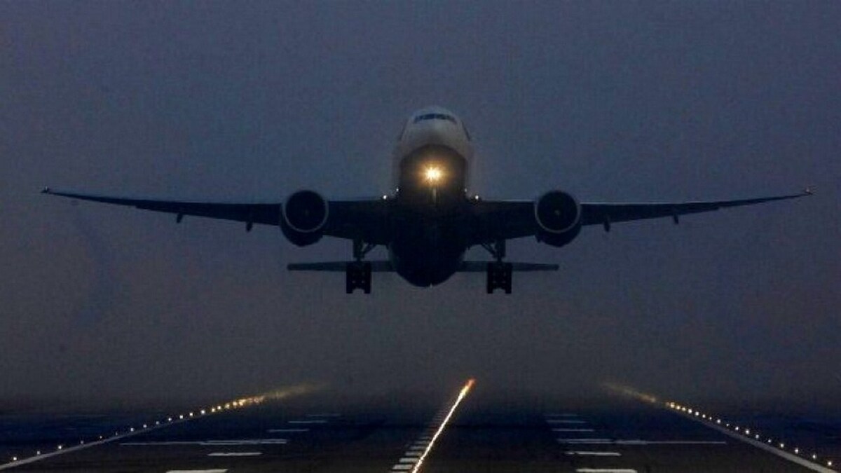 کاهش دید در فرودگاه مشهد منجر به فرود ۴پرواز خارجی در تهران شد (۲۸ آذر ۱۴۰۲)