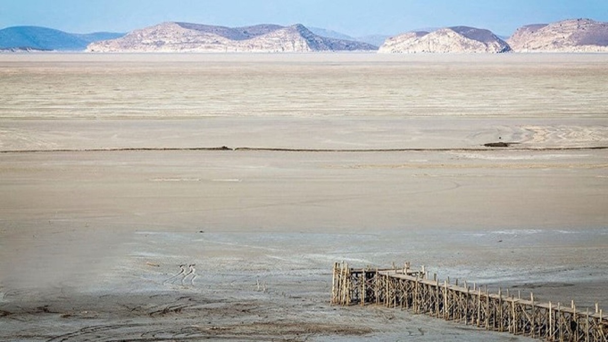 ویدئو| رهاسازی آب به سمت دریاچه ارومیه