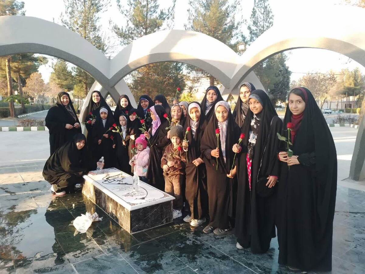 برگزاری آیین عطرافشانی و غبارروبی مزار شهید گمنام در مشهد