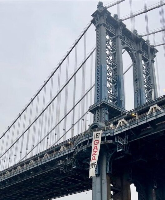گروهی از حامیان فلسطین پل منهتن نیویورک را بستند