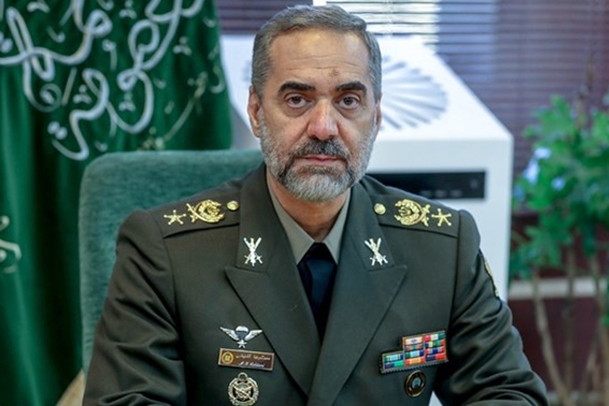 وزیر دفاع: ایران در سطح منطقه حرف اول را می‌زند