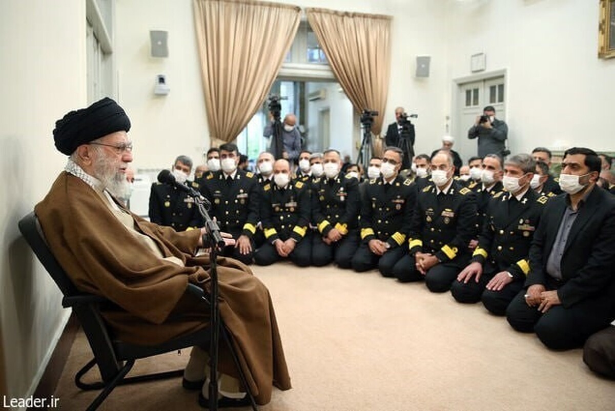 دیدار فرماندهان نیروی دریایی ارتش با مقام معظم رهبری | حضرت آیت‌الله خامنه‌ای: نیروی دریایی ارتش؛ ظرفیت بزرگ نظام و کشور است