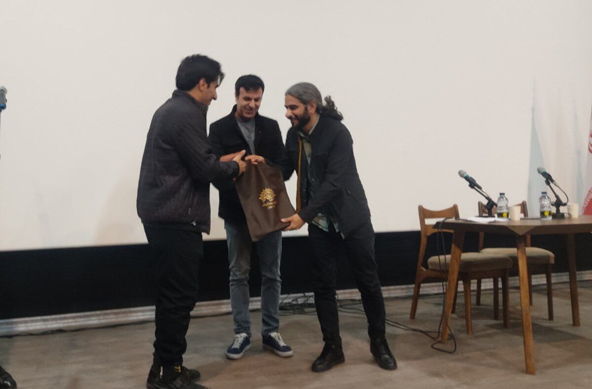 اکران فیلم‌های بخش مسابقه جشنواره فیلم‌های ۱۰۰ ثانیه‌ای در مشهد + فیلم