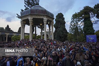 لحظه تحویل سال در حافظیه شیراز