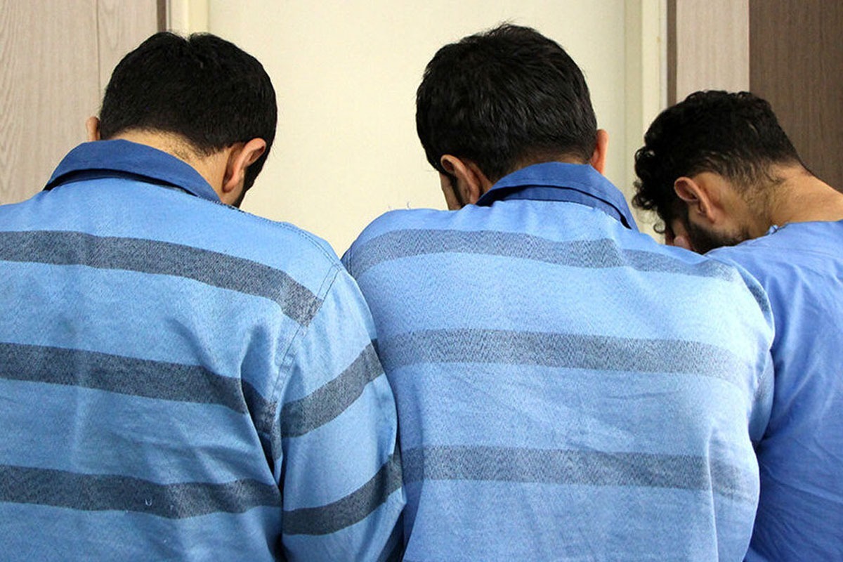 مروری بر چندین پرونده پلیسی در مشهد | بازداشت شمشیرکش‌های خطرناک و سارقان ریلی