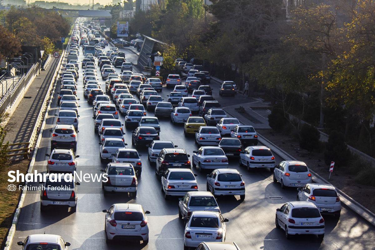 ترافیک سنگین در بزرگراه‌ها و هسته مرکزی شهر مشهد (۲۷ فروردین ۱۴۰۳)