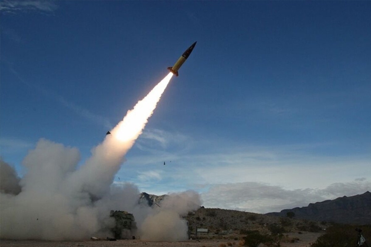 ویدئو | لحظه پرتاب موشکهای بالستیک و پهپادهای شاهد ۱۳۶ به اسراییل