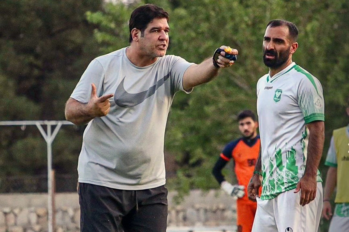 مهاجری: جوانان و استعداد‌های فوتبال مشهد در حال نابود شدن هستند + ویدیو